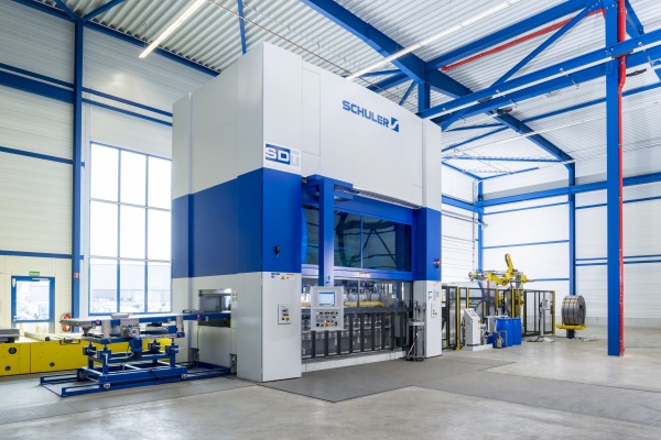 Schuler konsolidiert Vielzahl von deutschen Produktionsstandorten