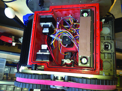 Sechs Crouzet Motoren bilden das Herzstück des Hulltimo Pro Roboters